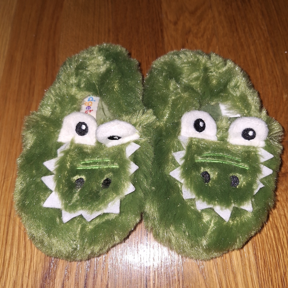 Kidgets Green Fuzzy Dinosaur Slippers